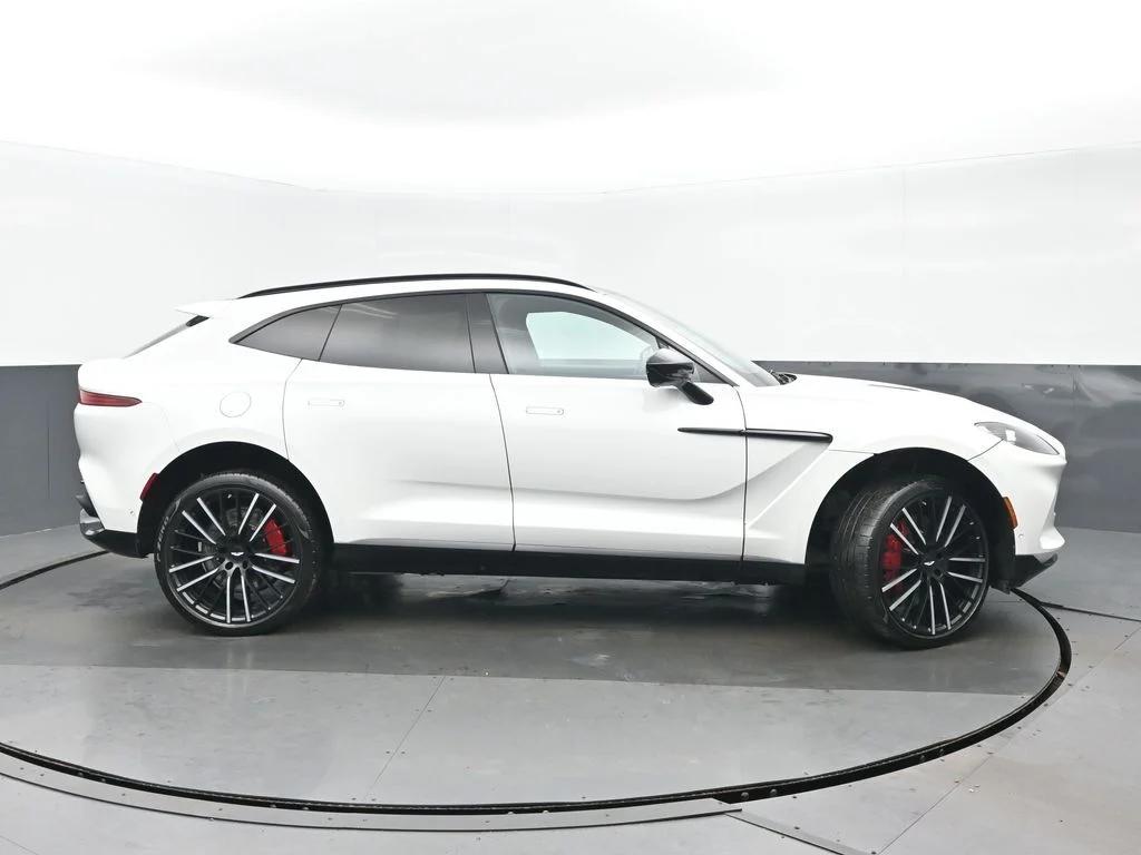 aston martin dbx 2022 SD7VUJAW9NTV04197 image aston martin dbx 2022 SD7VUJAW9NTV04197 image